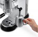 EC680M-detail-cappuccino-system~0.jpg