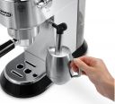 EC680M-detail-cappuccino-system.jpg