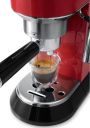 EC680R-detail-espresso-cup.jpg